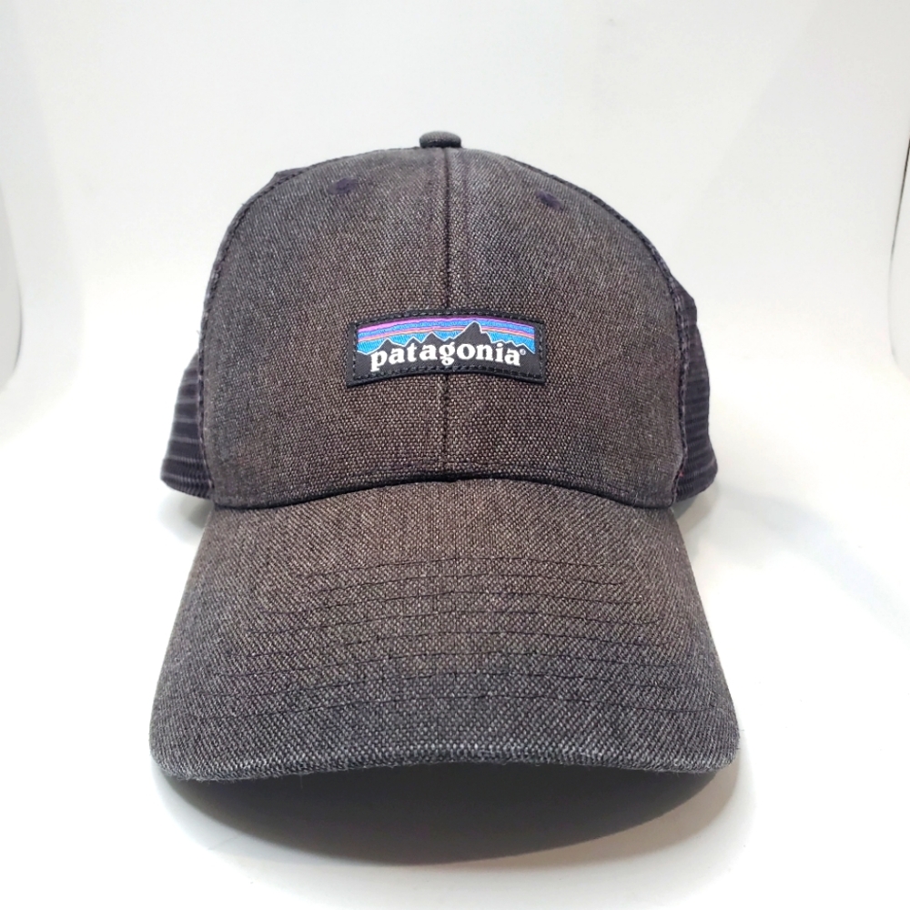Patagonia Adult Charcoal Low Pro Horizon Range Mesh Snapback Logo Cap Hat.